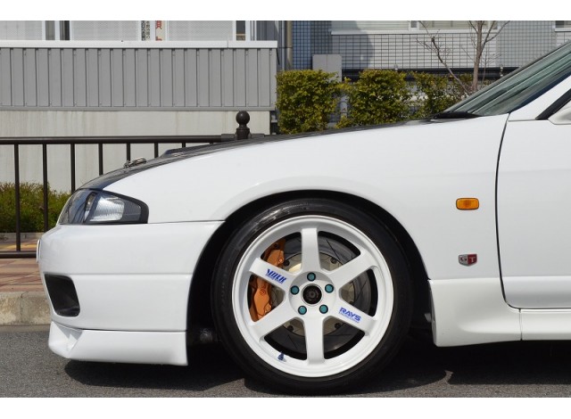 Buy a used sports car Nissan Skyline GT-R BCNR33 from Japan