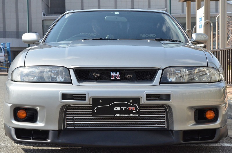 Buy a sports car Nissan Skyline GT-R BCNR33 from Japan