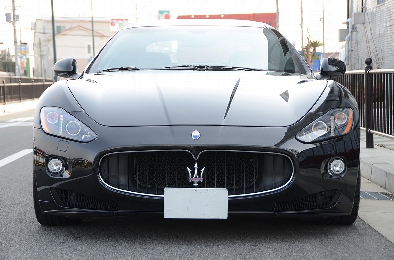 Buy a sports car Maserati GranTurismo 4.7S MC Shift from Japan