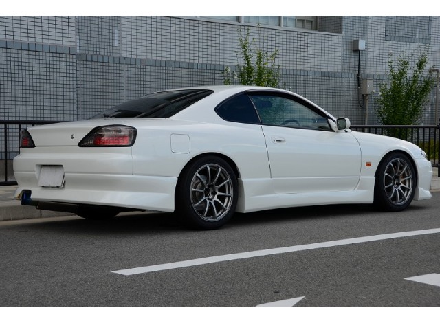 Buy a sports car Nissan Silvia S15 SPEC-R from Japan