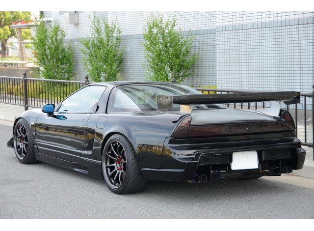 Buy a sports car Honda NSX from Japan